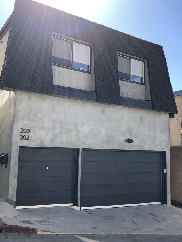 front - 202 39th St Unit 202 - 1 Bedroom