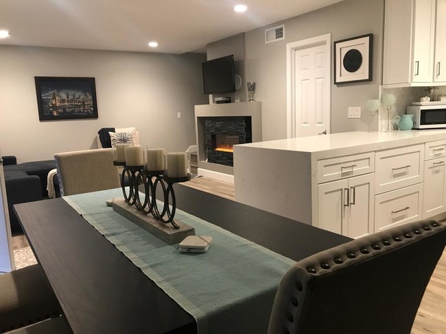 Building Photo - 828 S Falcon St Unit D