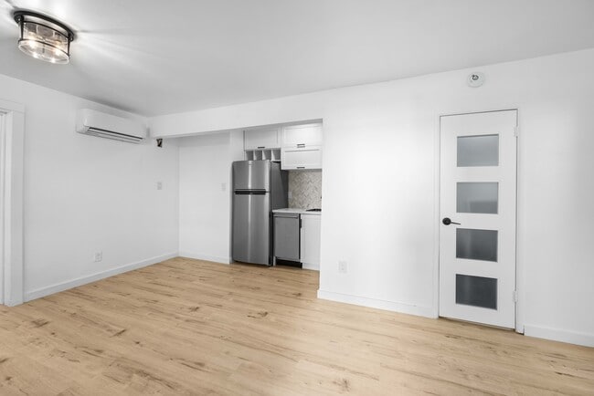 Building Photo - 1303 N Beverly Glen Blvd Unit 1303