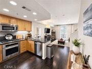 Photo - 931 E Walnut St Unit 213