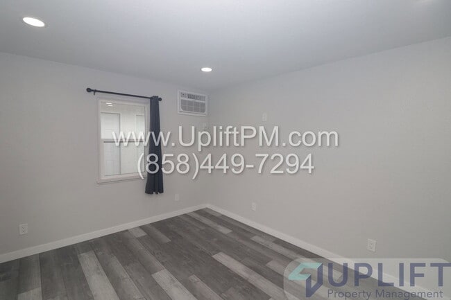 Photo - 4167 Wightman St