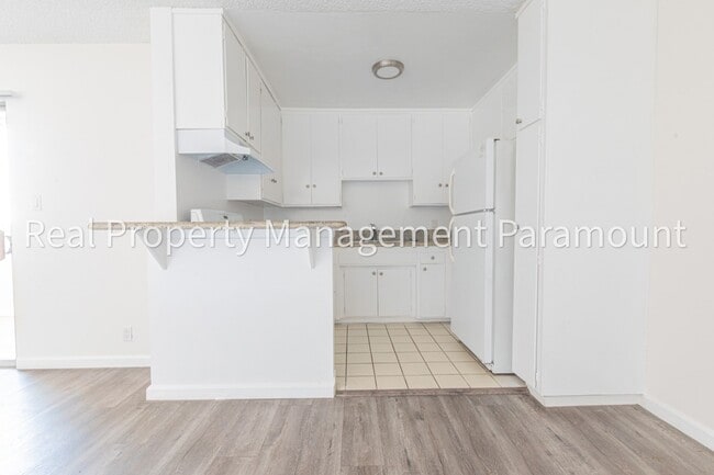 Photo - Beautiful One Bedroom Apartment in Miracle Mile Unit #7