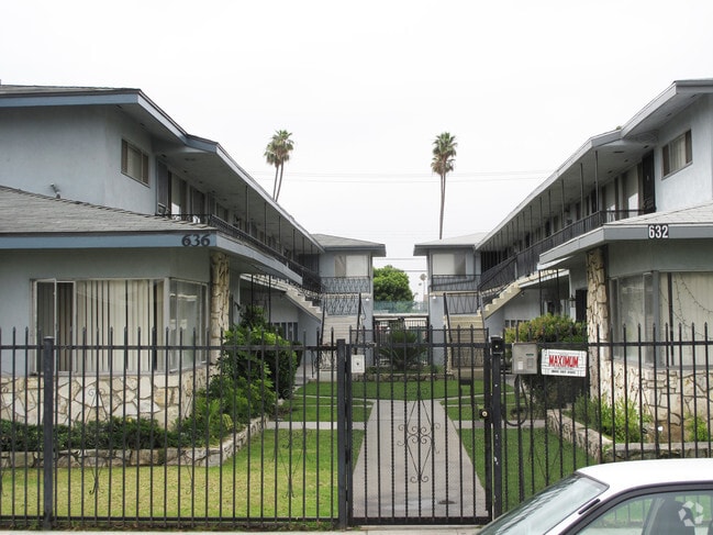 Photo - 636 E. 97th St.