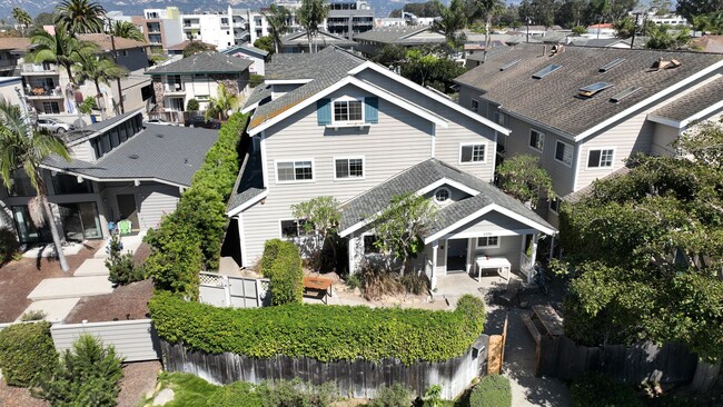 Building Photo - 6536 Del Playa Dr Unit 1