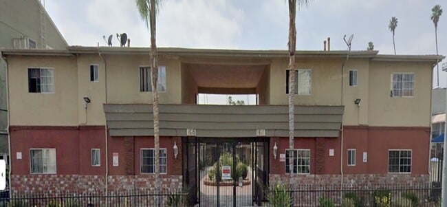 Building Photo - 1635-41 Normandie Ave Unit 032 Rental