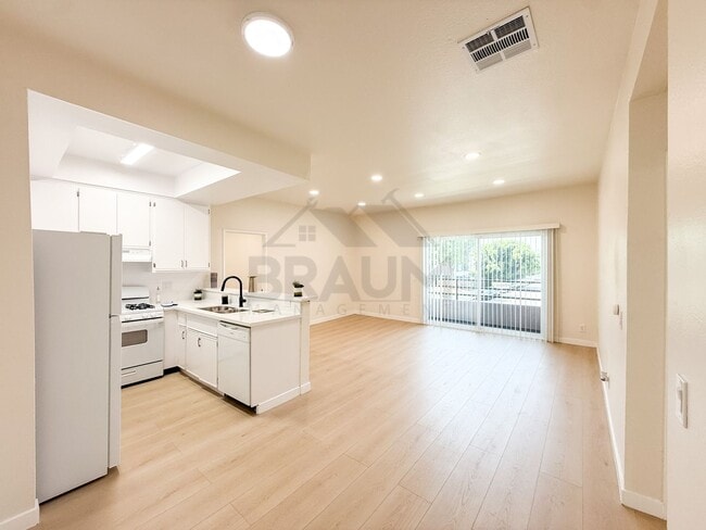 Photo - 11459 Collins St Unit 103