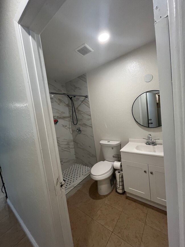 Photo - 8695 Belfast Cir