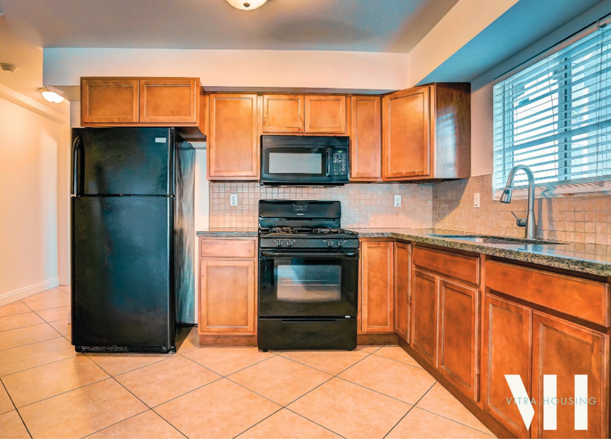 Three Bedroom Townhome within Walking Distance to USC! - Three Bedroom Townhome within Walking Distance to USC!