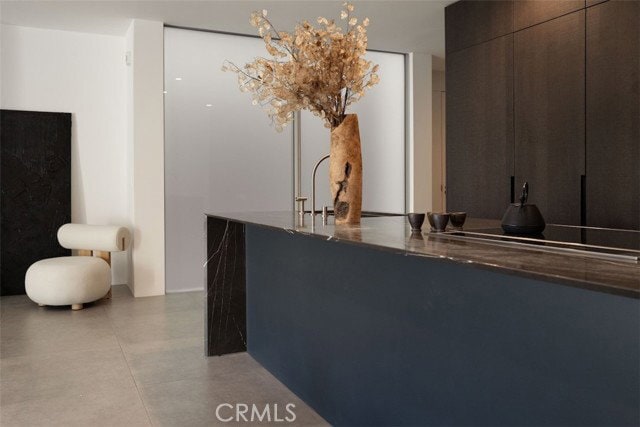 Building Photo - 838 Kings Rd