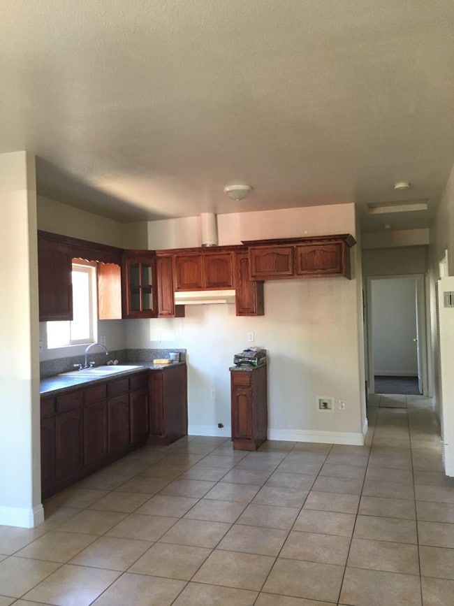 Kitchen - 456 E 47th St