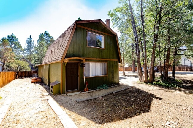 Photo - Cute Spacious Gambrel in Sugarloaf with Garage