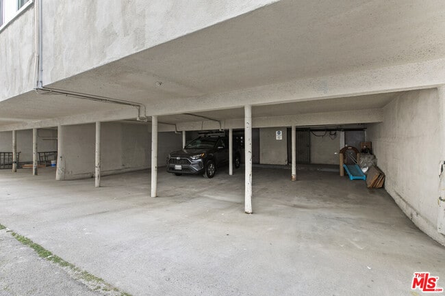 Photo - 330 E Dryden St Unit 18