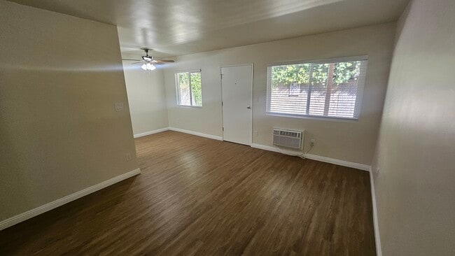 Photo - 815 Benton Wy Unit 2