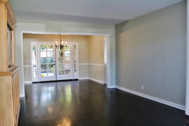 Photo - 3170 Strathmore Dr