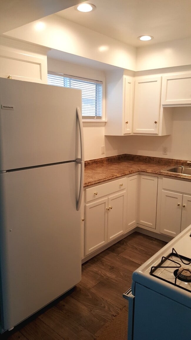 Photo - 564 Riverside Ave