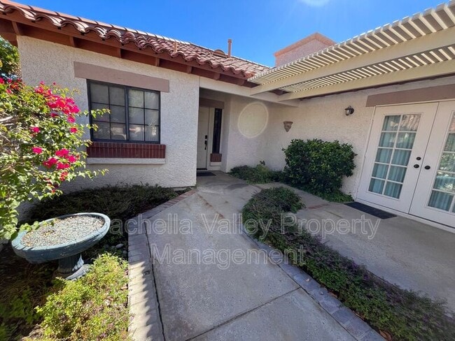 Photo - 112 Avellino Cir