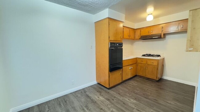 Photo - 325 N Glendora Ave