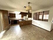 Photo - 716 Robert Dr