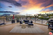 Photo - 2930 Rowena Ave Townhome
