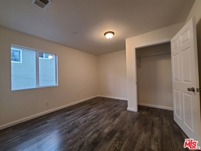 Photo - 7117 Hawthorn Ave Unit 2