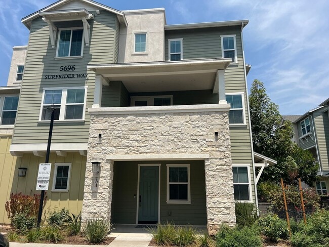 Spacious 4 Bedroom, 3.5 Bath Townhome in G... - Spacious 4 Bedroom, 3.5 Bath Townhome in G...