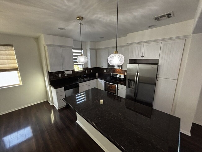 Photo - 1844 N Orizaba Ave