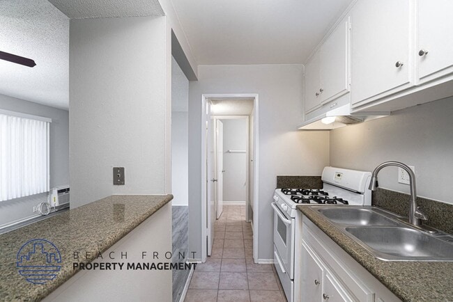 Photo - 217 S. Knott Av