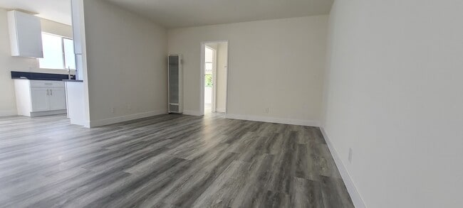 Photo - 361 N Hayworth Ave