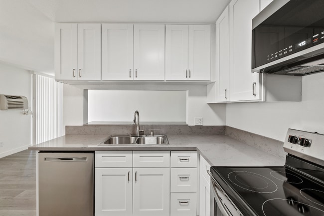 Photo - 712 S Fernwood St Unit 11