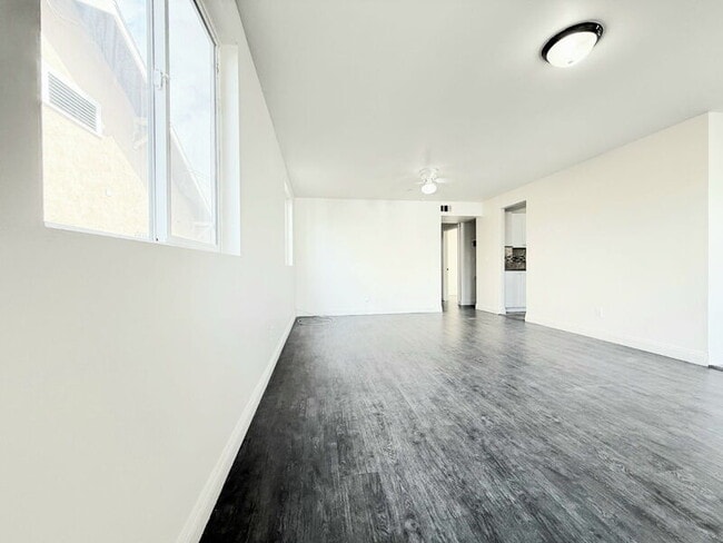 Photo - 1440 E 42nd St