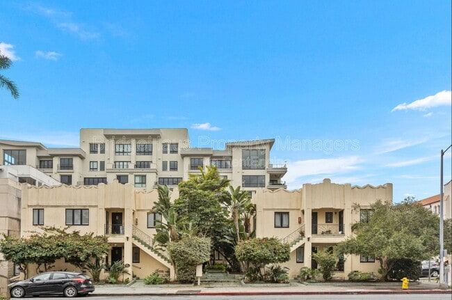 Photo - 2660 Sixth Avenue