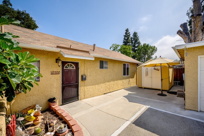 Building Photo - 10202 Mount Gleason Ave Unit A Rental
