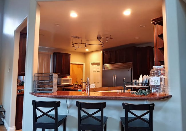 Photo - Large house on Art st!