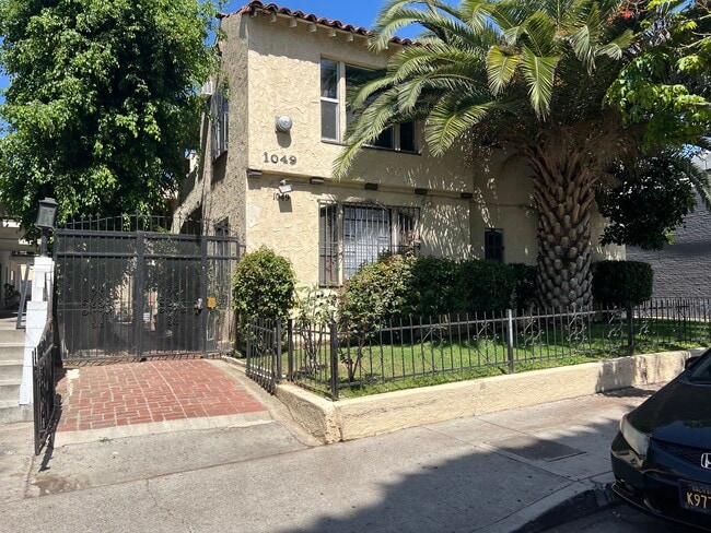 Building Photo - 1049 N Stanley Ave Rental