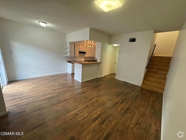 Building Photo - 14520 Plummer St Unit 9 Rental