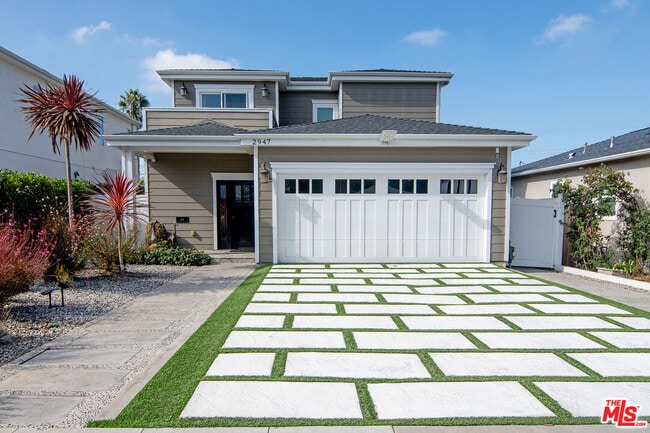 Photo - 2947 Kelton Ave