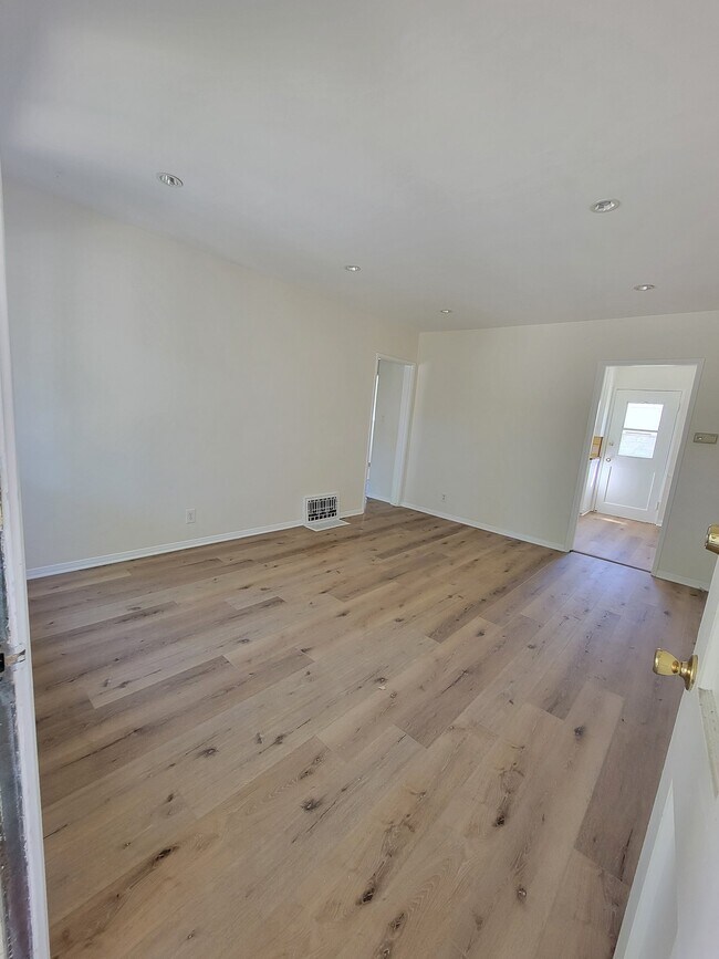 Photo - 13626 Leadwell St Unit 626 1-2