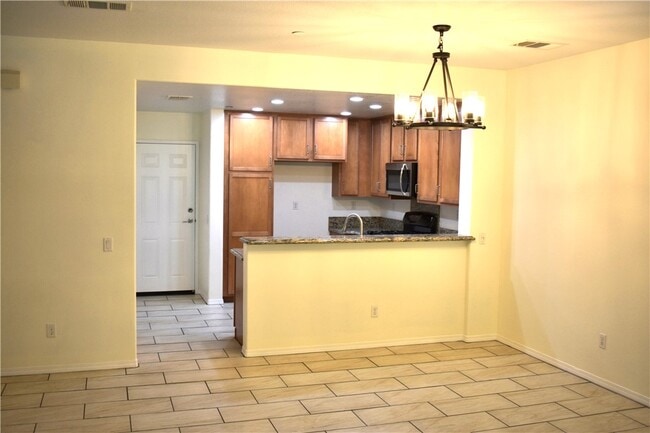 Photo - 28492 Herrera St