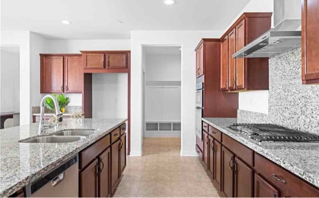 Building Photo - 4790 Preston St