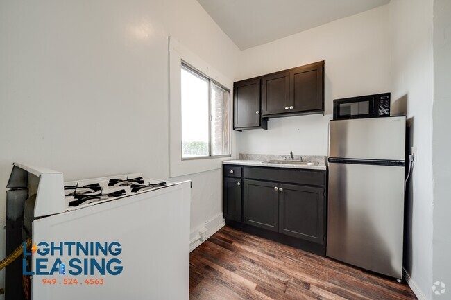 Building Photo - 1420 Flower St Unit 26 Rental