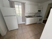 Kitchen - 3321 W 63rd St Apartments Unit 3319