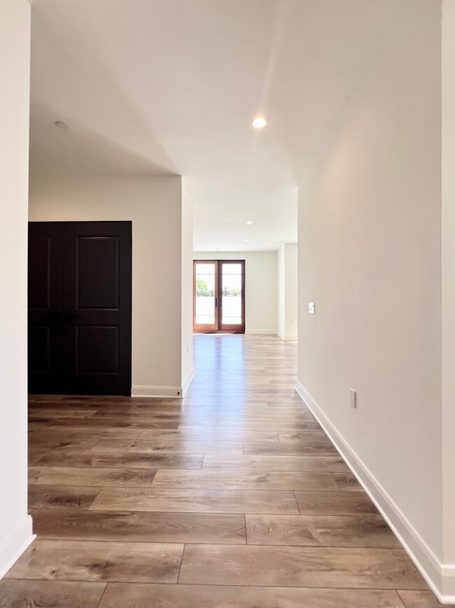 Photo - 859 S Lucerne Blvd Unit PH #2
