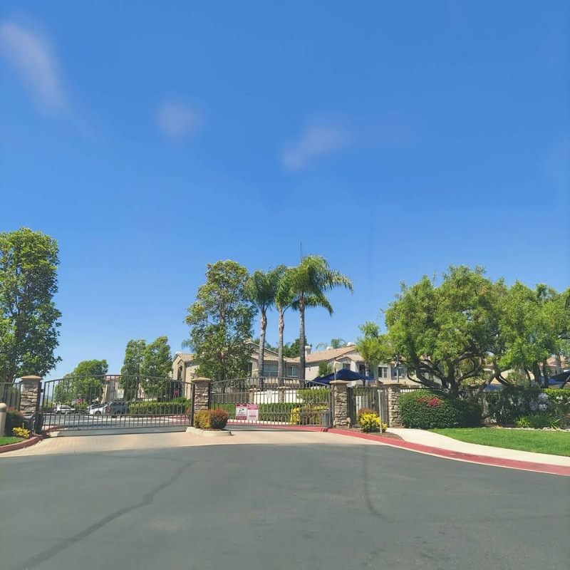 Photo - 139 Elora Ln