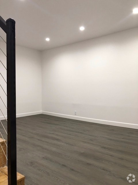 Building Photo - 251 W Dryden St Rental