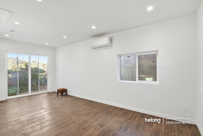 Photo - 648 Anita St Unit 1