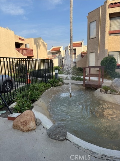 Building Photo - 13100 Gilbert St Unit 28