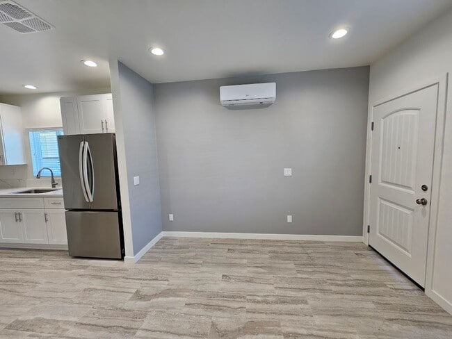 Photo - Beautiful Studio in Orange Unit 1451-C