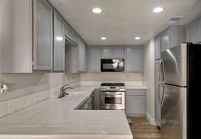 Photo - 25136 Steinbeck Ave