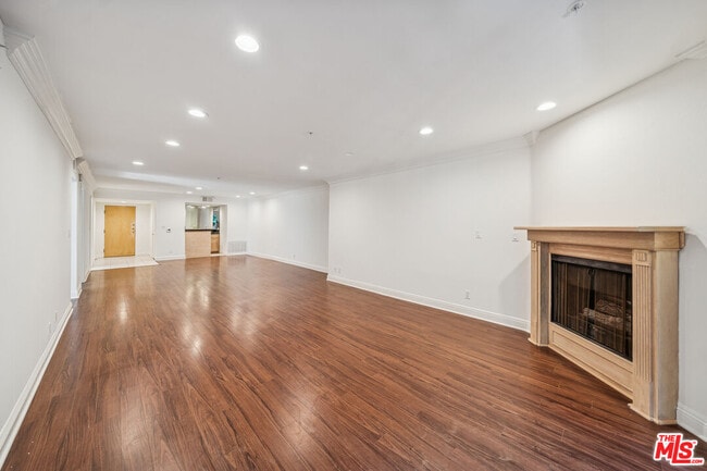 Photo - 1508 Greenfield Ave Unit 106