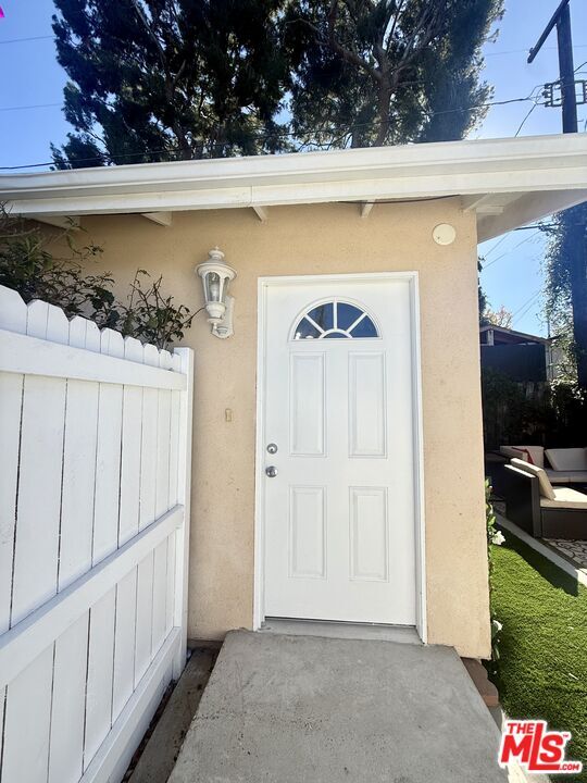 Photo - 18002 Collins St